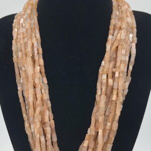 Pietra di luna salmone taglio rettangolare cab 6x4mm