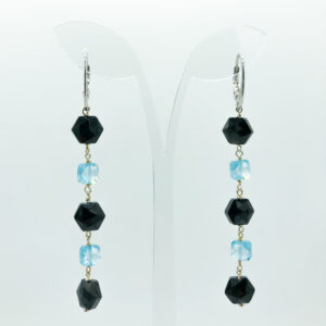 Orecchini con melanite e zircone azzurro