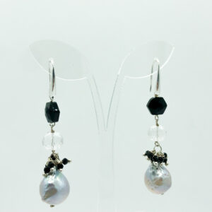 Orecchini con perle, melanite e cristallo di rocca