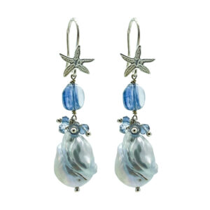 Orecchini in cianite e perle